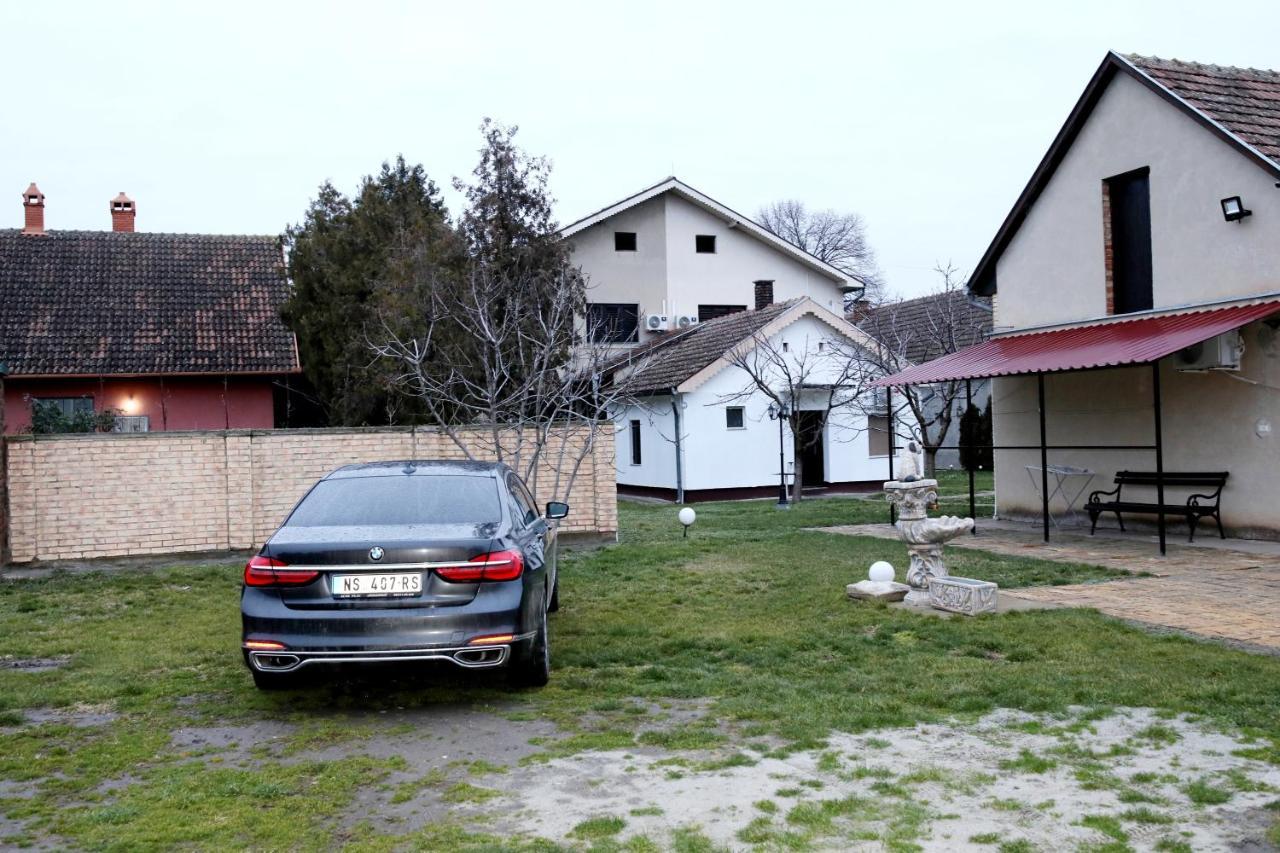 Hotel Vila Vasilije Novi Knezevac Exteriér fotografie